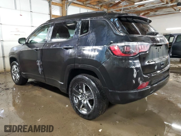 2022 Jeep Compass Latitude z VIN 3C4NJDBB8NT115285, wystawiony jako Copart lot #44131635 z przebiegiem 16 683 mil mil oraz Szkoda całkowita • Salvage title. Historia ofert i sprzedaży dostępna na DreamBid. Obrazek 2.