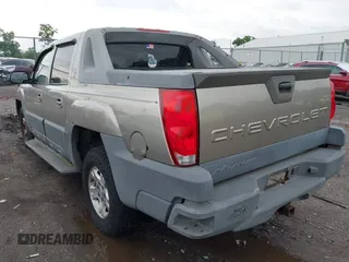 2002 Chevrolet Avalanche z VIN 3GNEK13T42G153921, wystawiony jako IAAI lot #42466306 z przebiegiem 207 826 mil mil oraz . Historia ofert i sprzedaży dostępna na DreamBid. Obrazek 3.