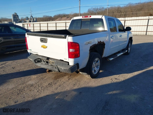 2009 Chevrolet Silverado 1500 LTZ with VIN 3GCEK33349G164495, listed as a IAAI auction lot 41311466 with 154,845 mi miles. Bid and sale history available at carsss.com. Image 4.