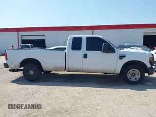 2008 Ford Super Duty F-250 SRW XL with VIN 1FTSX20R28ED89639, listed as a IAAI auction lot 41950814 with 272,204 mi miles. Bid and sale history available at carsss.com. Image 14.