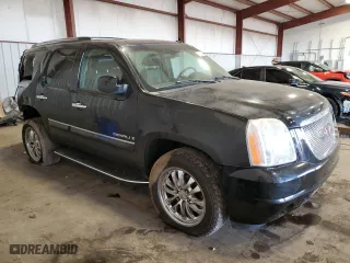2008 GMC Yukon Denali with VIN 1GKFK63868J131422, listed as a Copart auction lot 77600024 with 177,198 mi miles and Salvage Title. Bid and sale history available at carsss.com. Image 4.