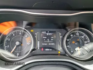 2019 Jeep Cherokee Latitude Plus z VIN 1C4PJLLB5KD383813, wystawiony jako Copart lot #59374655 z przebiegiem 45 506 mil mil oraz Szkoda całkowita • Salvage title. Historia ofert i sprzedaży dostępna na DreamBid. Obrazek 9.