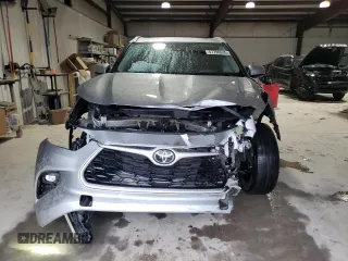 2022 Toyota Highlander XLE with VIN 5TDGZRBH6NS163543, listed as a Copart auction lot 57796635 with 26,011 mi miles and Salvage title. Bid and sale history available at DreamBid. Image 5.