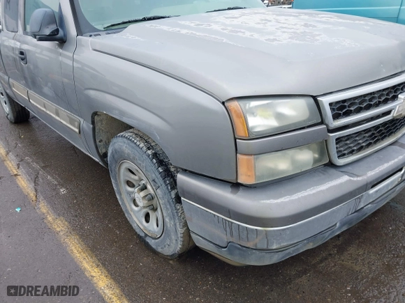 2006 Chevrolet Silverado 1500 LT1 with VIN 2GCEC19V061342207, listed as a IAAI auction lot 41798860 with 298,258 mi miles. Bid and sale history available at carsss.com. Image 14.