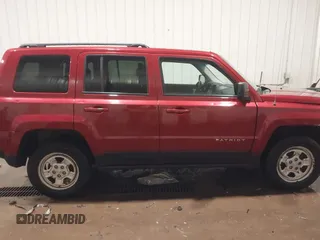 2016 Jeep Patriot Sport with VIN 1C4NJRBB0GD782440, listed as a IAAI auction lot 41311967 with 160,131 mi miles and . Bid and sale history available at carsss.com. Image 13.