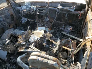 1999 Toyota Land Cruiser with VIN JT3HT05J3X0052412, listed as a Copart auction lot 43260585 with 0 mi miles and Non Repairable. Bid and sale history available at carsss.com. Image 8.