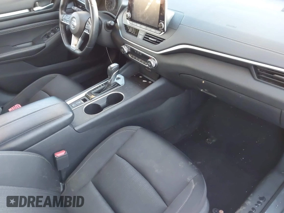 2019 Nissan Altima 2.5 SV with VIN 1N4BL4DV0KC111037, listed as a IAAI auction lot 41238586 with 98,002 mi miles. Bid and sale history available at carsss.com. Image 5.