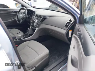 2012 Hyundai Sonata Hybrid z VIN KMHEC4A41CA044671, wystawiony jako IAAI lot #42254039 z przebiegiem 152 769 mil mil oraz . Historia ofert i sprzedaży dostępna na DreamBid. Obrazek 5.