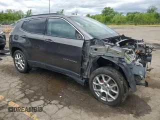 2022 Jeep Compass Latitude Lux with VIN 3C4NJDFB1NT109208, listed as a Copart auction lot 58017015 with Not provided miles and Non repairable. Bid and sale history available at DreamBid. Image 4.