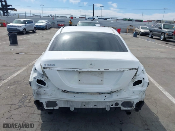 2015 Mercedes-Benz C-Class C 300 with VIN 55SWF4JB3FU091838, listed as a IAAI auction lot 42018413 with 98,338 mi miles. Bid and sale history available at carsss.com. Image 17.