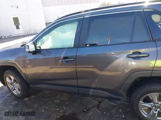 2022 Toyota RAV4 XLE with VIN 2T3W1RFVXNW201664, listed as a IAAI auction lot 41781586 with 59,236 mi miles. Bid and sale history available at carsss.com. Image 14.