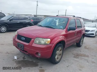 2006 Ford Escape Limited with VIN 1FMCU04176KC81274, listed as a IAAI auction lot 41960508 with 192,433 mi miles. Bid and sale history available at carsss.com. Image 2.