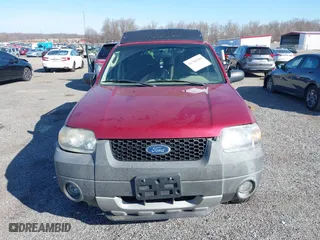 2005 Ford Escape XLT with VIN 1FMCU93115KB29320, listed as a IAAI auction lot 41768208 with 162,047 mi miles. Bid and sale history available at carsss.com. Image 12.