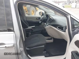 2018 Chrysler Pacifica Touring with VIN 2C4RC1DGXJR177738, listed as a IAAI auction lot 41895939 with 194,788 mi miles and . Bid and sale history available at DreamBid. Image 5.