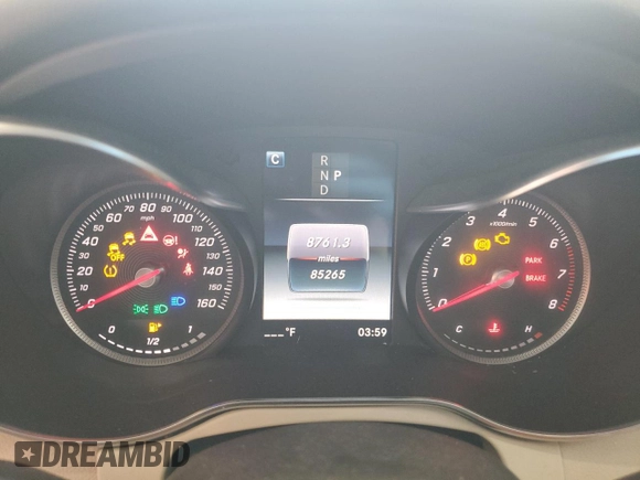 2018 Mercedes-Benz C 300 z VIN 55SWF4KB0JU235398, wystawiony jako Copart lot #53123405 z przebiegiem 85 265 mil mil oraz Szkoda całkowita • Salvage title. Historia ofert i sprzedaży dostępna na DreamBid. Obrazek 9.
