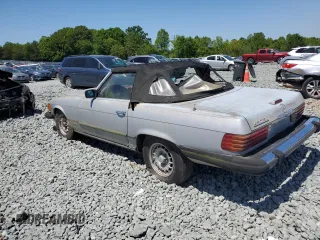 1979 Mercedes-Benz SL with VIN 10704412057129, listed as a Copart auction lot 54794415 with 141,122 mi miles and Clean title. Bid and sale history available at DreamBid. Image 2.