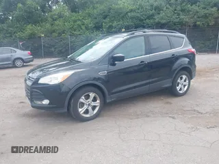 2013 Ford Escape SE z VIN 1FMCU9GX0DUC58800, wystawiony jako IAAI lot #42779098 z przebiegiem 112 542 mil mil oraz . Historia ofert i sprzedaży dostępna na DreamBid. Obrazek 2.