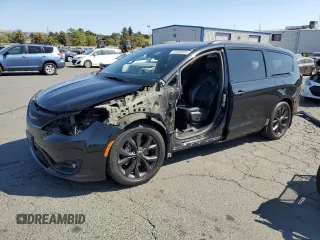 2018 Chrysler Pacifica Touring L Plus with VIN 2C4RC1EGXJR168245, listed as a Copart auction lot 62932655 with 96,647 mi miles and Salvage title. Bid and sale history available at DreamBid. Image 1.