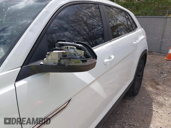 2023 Volkswagen Atlas SE with VIN 1V2KC2CA5PC214764, listed as a IAAI auction lot 42192334 with 40,148 mi miles and . Bid and sale history available at DreamBid. Image 19.