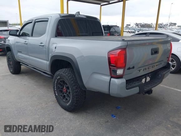 2021 Toyota Tacoma SR z VIN 5TFCZ5AN5MX281428, wystawiony jako IAAI lot #41893437 z przebiegiem 36 204 mil mil oraz . Historia ofert i sprzedaży dostępna na DreamBid. Obrazek 3.