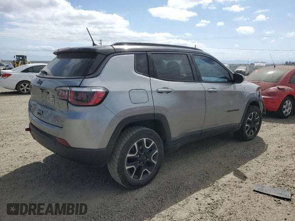 2019 Jeep Compass Trailhawk with VIN 3C4NJDDB3KT785383, listed as a Copart auction lot 53398135 with 83,498 mi miles and Salvage Title. Bid and sale history available at carsss.com. Image 3.
