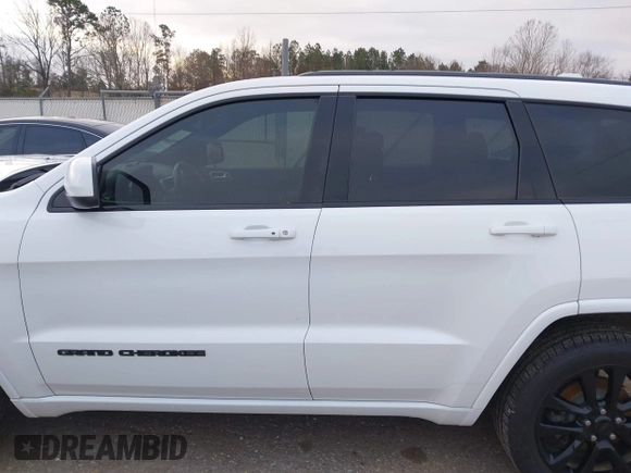 2018 Jeep Grand Cherokee Laredo E with VIN 1C4RJEAG6JC339813, listed as a IAAI auction lot 41239612 with 109,443 mi miles. Bid and sale history available at carsss.com. Image 14.