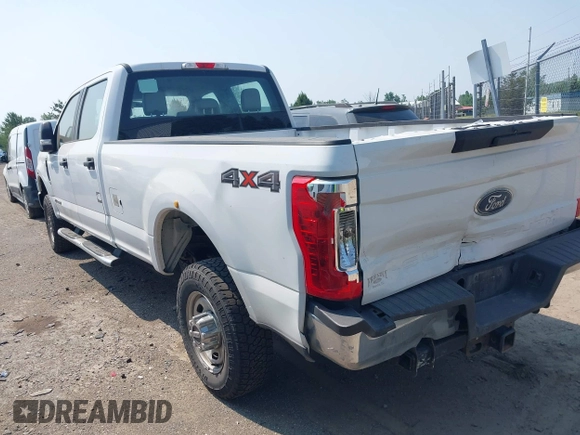 2019 Ford F-350 Platinum with VIN 1FT7W3BT4KED68113, listed as a IAAI auction lot 42420899 with 240,939 mi miles and . Bid and sale history available at DreamBid. Image 3.