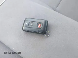 2007 Toyota Prius z VIN JTDKB20U277563022, wystawiony jako IAAI lot #42551498 z przebiegiem 228 017 mil mil oraz . Historia ofert i sprzedaży dostępna na DreamBid. Obrazek 11.