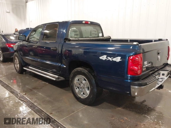 2005 Dodge Dakota SLT with VIN 1D7HW48N45S275932, listed as a IAAI auction lot 41763401 with 100,819 mi miles. Bid and sale history available at carsss.com. Image 3.