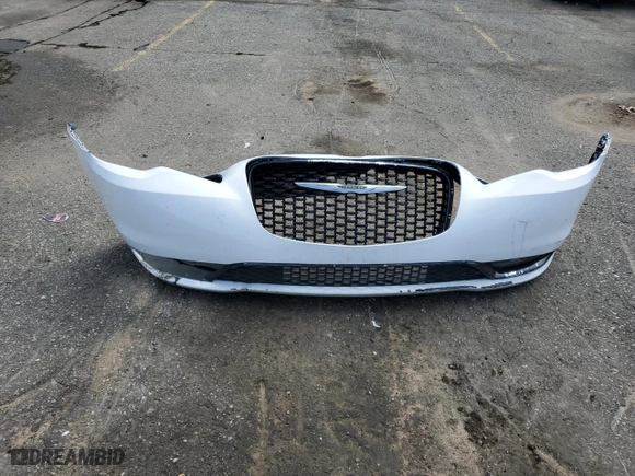 2019 Chrysler 300 with VIN 2C3CCABG6KH601243, listed as a Copart auction lot 50728055 with 145,200 mi miles and Salvage Title. Bid and sale history available at carsss.com. Image 12.