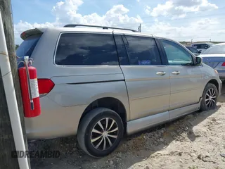 2008 Honda Odyssey Touring with VIN 5FNRL38898B056106, listed as a IAAI auction lot 41963288 with 146,960 mi miles. Bid and sale history available at carsss.com. Image 4.