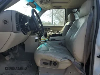 2002 GMC Yukon SLT z VIN 1GKEK13Z52R197329, wystawiony jako Copart lot #53345605 z przebiegiem 307 578 mil mil oraz Czysty tytuł • Clean title. Historia ofert i sprzedaży dostępna na DreamBid. Obrazek 7.