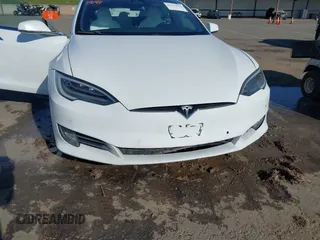 2018 Tesla Model S 75D z VIN 5YJSA1E29JF276329, wystawiony jako IAAI lot #41673653 z przebiegiem Nie podano mil oraz . Historia ofert i sprzedaży dostępna na DreamBid. Obrazek 6.