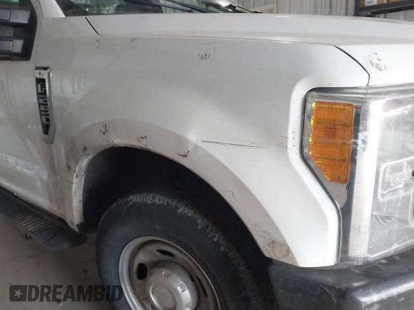 2017 Ford F-250 XL с VIN 1FDBF2A68HEC99835, выставлен на аукционе IAAI как лот 41574205 с пробегом 61 847 миль миль и . История ставок и продаж доступна на DreamBid. Изображение 6.