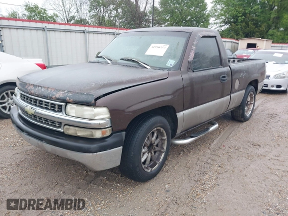 1999 Chevrolet Silverado 1500 with VIN 1GCEC14W0XZ170429, listed as a IAAI auction lot 41910557 with 301,746 mi miles. Bid and sale history available at carsss.com. Image 2.