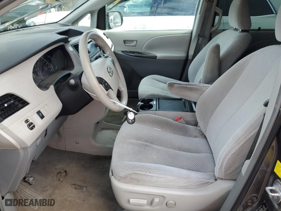 2011 Toyota Sienna LE AAS with VIN 5TDKK3DC0BS089481, listed as a Copart auction lot 47887885 with 379,545 mi miles and Salvage Title. Bid and sale history available at carsss.com. Image 7.