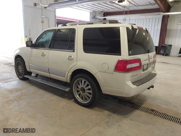 2007 Lincoln Navigator with VIN 5LMFU28517LJ07327, listed as a IAAI auction lot 41706941 with 225,124 mi miles. Bid and sale history available at carsss.com. Image 3.