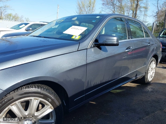 2013 Mercedes-Benz E-Class E 350 Luxury with VIN WDDHF8JB0DA707640, listed as a IAAI auction lot 41916454 with 104,469 mi miles. Bid and sale history available at carsss.com. Image 6.