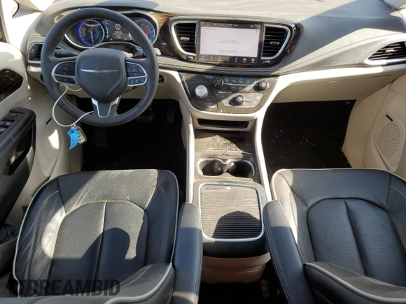 2022 Chrysler Pacifica Limited with VIN 2C4RC1GGXNR215860, listed as a Copart auction lot 52531315 with 12,831 mi miles and Salvage title. Bid and sale history available at DreamBid. Image 8.