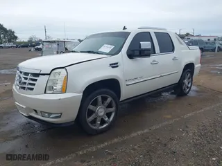 2007 Cadillac Escalade EXT with VIN 3GYFK62857G294182, listed as a IAAI auction lot 41724328 with 177234 miles. Bid and sale history available at carsss.com. Image 17.