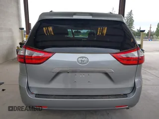 2017 Toyota Sienna LE Auto Access Seat с VIN 5TDKZ3DC4HS828226, выставлен на аукционе IAAI как лот 42283563 с пробегом 19 725 миль миль и . История ставок и продаж доступна на DreamBid. Изображение 16.