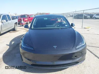 2024 Tesla Model 3 z VIN 5YJ3E1EA7RF721467, wystawiony jako IAAI lot #41857656 z przebiegiem 6 197 mil mil oraz . Historia ofert i sprzedaży dostępna na DreamBid. Obrazek 12.