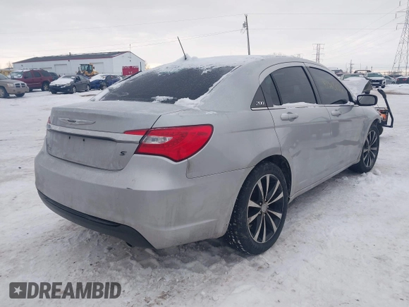 2012 Chrysler 200 S with VIN 1C3CCBHG7CN126725, listed as a IAAI auction lot 41313076 with 101,150 mi miles. Bid and sale history available at carsss.com. Image 4.