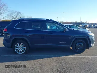 2016 Jeep Cherokee Limited with VIN 1C4PJMDS8GW118822, listed as a IAAI auction lot 41825379 with 106,566 mi miles and . Bid and sale history available at carsss.com. Image 13.