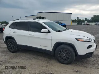 2017 Jeep Cherokee Latitude with VIN 1C4PJMCS3HW500792, listed as a Copart auction lot 65017815 with 115,644 mi miles and Clean title. Bid and sale history available at DreamBid. Image 4.