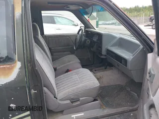 1996 Dodge Dakota z VIN 1B7GG23X1TS548256, wystawiony jako IAAI lot #42488533 z przebiegiem 180 688 mil mil oraz . Historia ofert i sprzedaży dostępna na DreamBid. Obrazek 5.