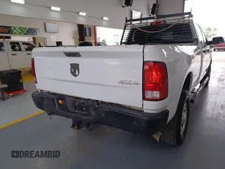 2017 Ram 2500 Tradesman z VIN 3C6TR5HT0HG771975, wystawiony jako IAAI lot #42801757 z przebiegiem 185 058 mil mil oraz . Historia ofert i sprzedaży dostępna na DreamBid. Obrazek 31.