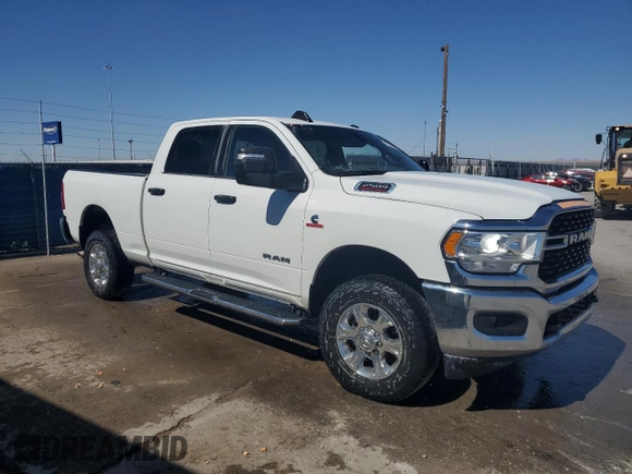 2024 Ram 2500 Big Horn z VIN 3C6UR5DL5RG100958, wystawiony jako Copart lot #56332725 z przebiegiem 24 686 mil mil oraz Czysty tytuł • Clean title. Historia ofert i sprzedaży dostępna na DreamBid. Obrazek 4.