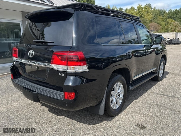 2017 Toyota Land Cruiser with VIN JTMCY7AJ7H4050517, listed as a Copart auction lot 73833724 with 137,775 mi miles and Clean Title. Bid and sale history available at carsss.com. Image 4.