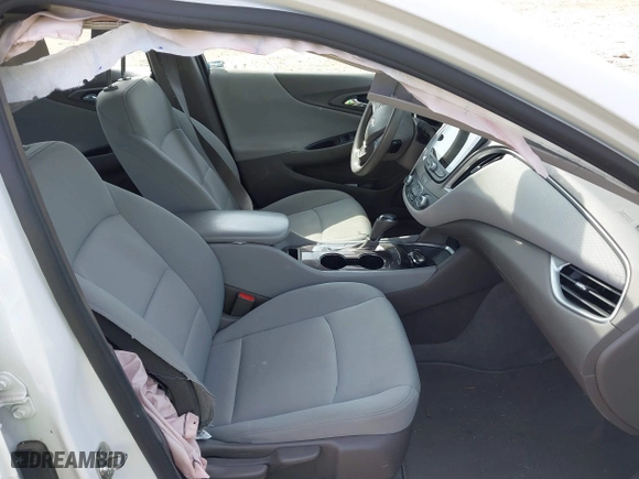 2020 Chevrolet Malibu LS with VIN 1G1ZC5ST9LF157751, listed as a IAAI auction lot 41801781 with 31,985 mi miles. Bid and sale history available at carsss.com. Image 5.